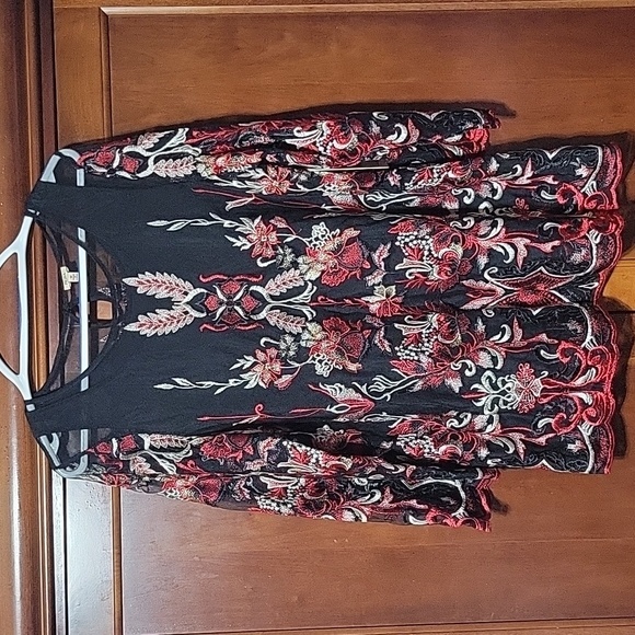 Reba Tops - Reba long sleeve embroidered sheer‎ blouse size medium nwt
